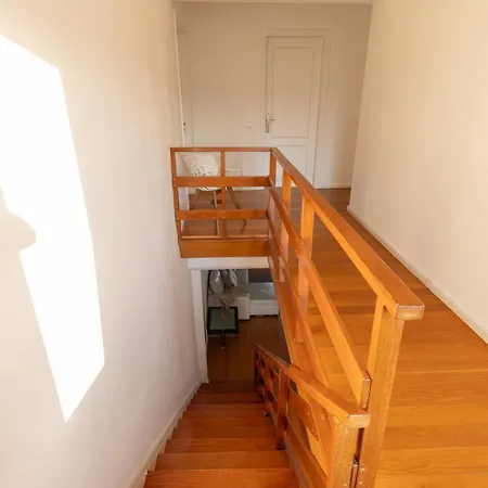 3 Bedroom House In Cascais, 15 Min Walking To Beach With Parking Spot Apartament Estoril