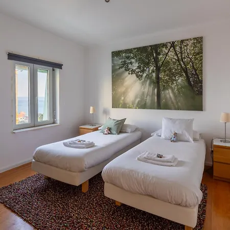 3 Bedroom House In Cascais, 15 Min Walking To Beach With Parking Spot Apartament *