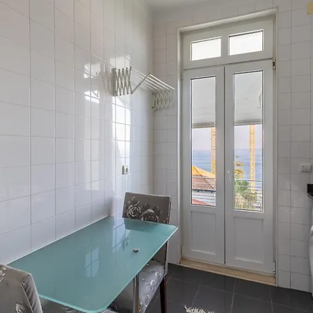 3 Bedroom House In Cascais, 15 Min Walking To Beach With Parking Spot