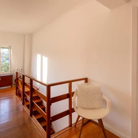 3 Bedroom House In Cascais, 15 Min Walking To Beach With Parking Spot * Estoril