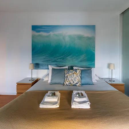 3 Bedroom House In Cascais, 15 Min Walking To Beach With Parking Spot Apartament *