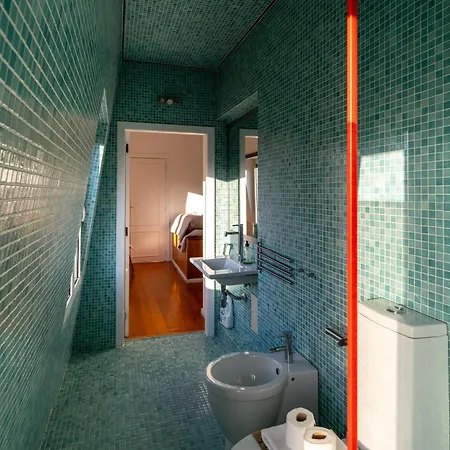 Apartament 3 Bedroom House In Cascais, 15 Min Walking To Beach With Parking Spot